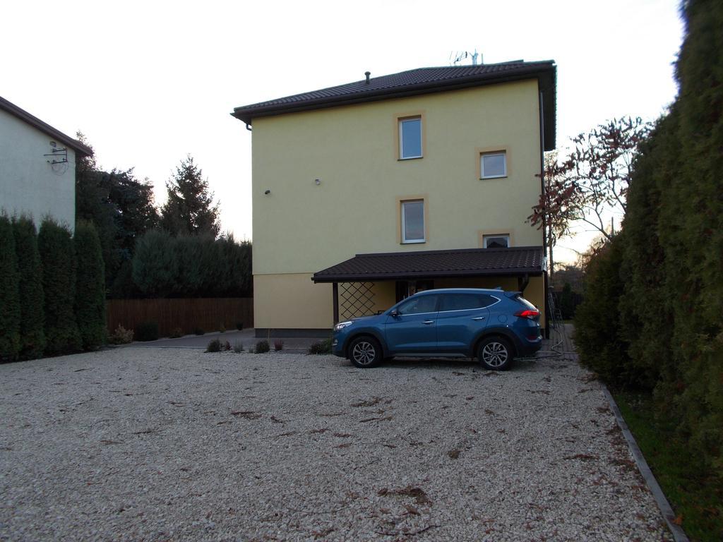 Willa Poniatowskiego Grodzisk Mazowiecki Exterior photo