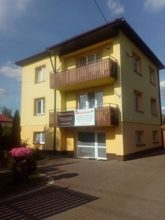 Willa Poniatowskiego Grodzisk Mazowiecki Exterior photo